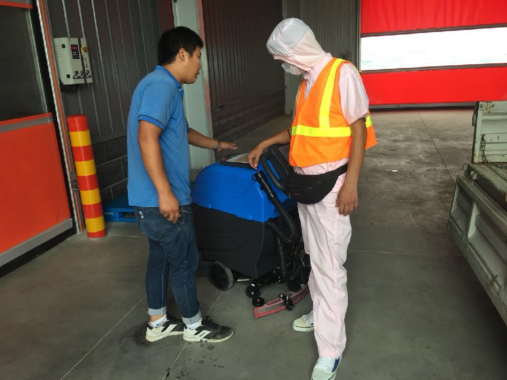 河北省xxx家紡有限公司購(gòu)買(mǎi)格潤(rùn)KR-XS50D洗地機(jī)